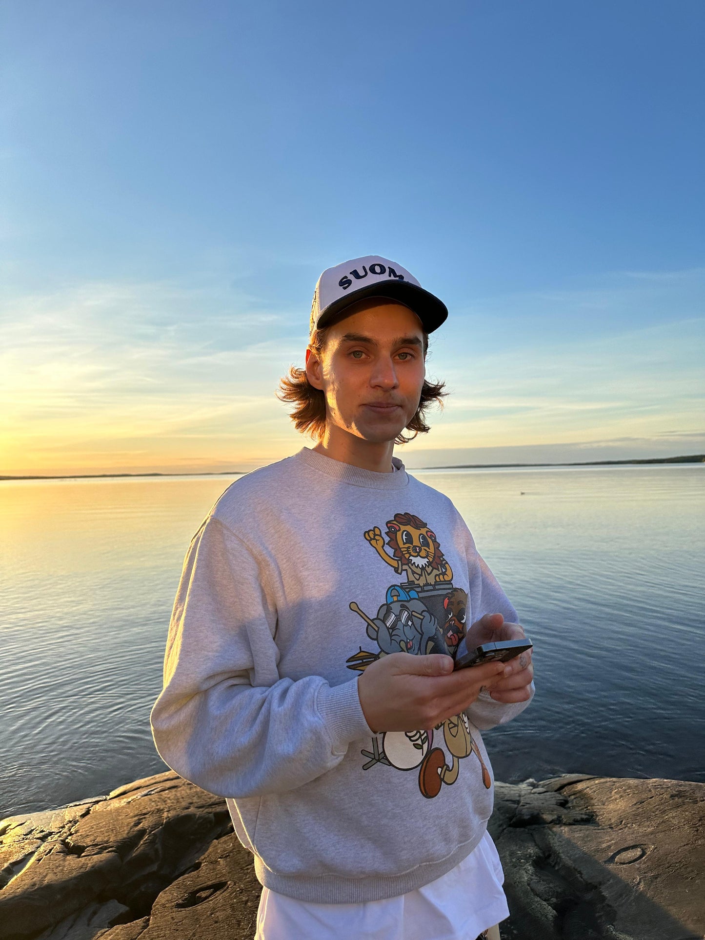 JAMBO BÄNDI COLLEGEPAITA - HARMAA