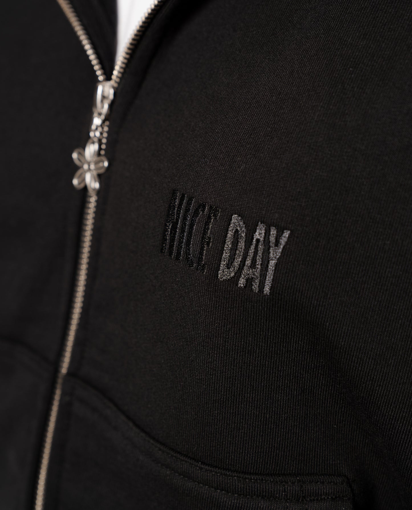 CROPPED HOODIE - BLACK