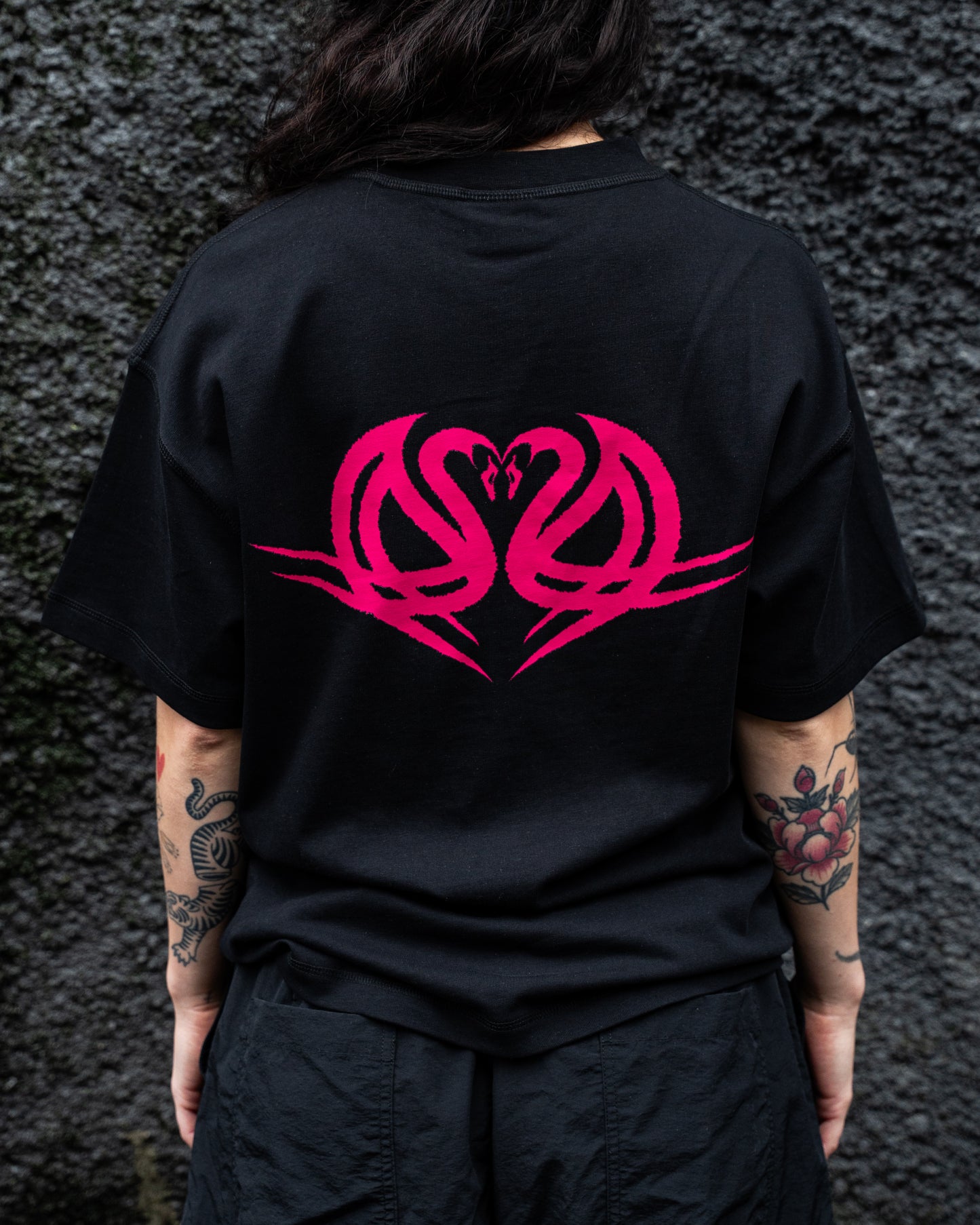 LEFT "Swan" t-paita