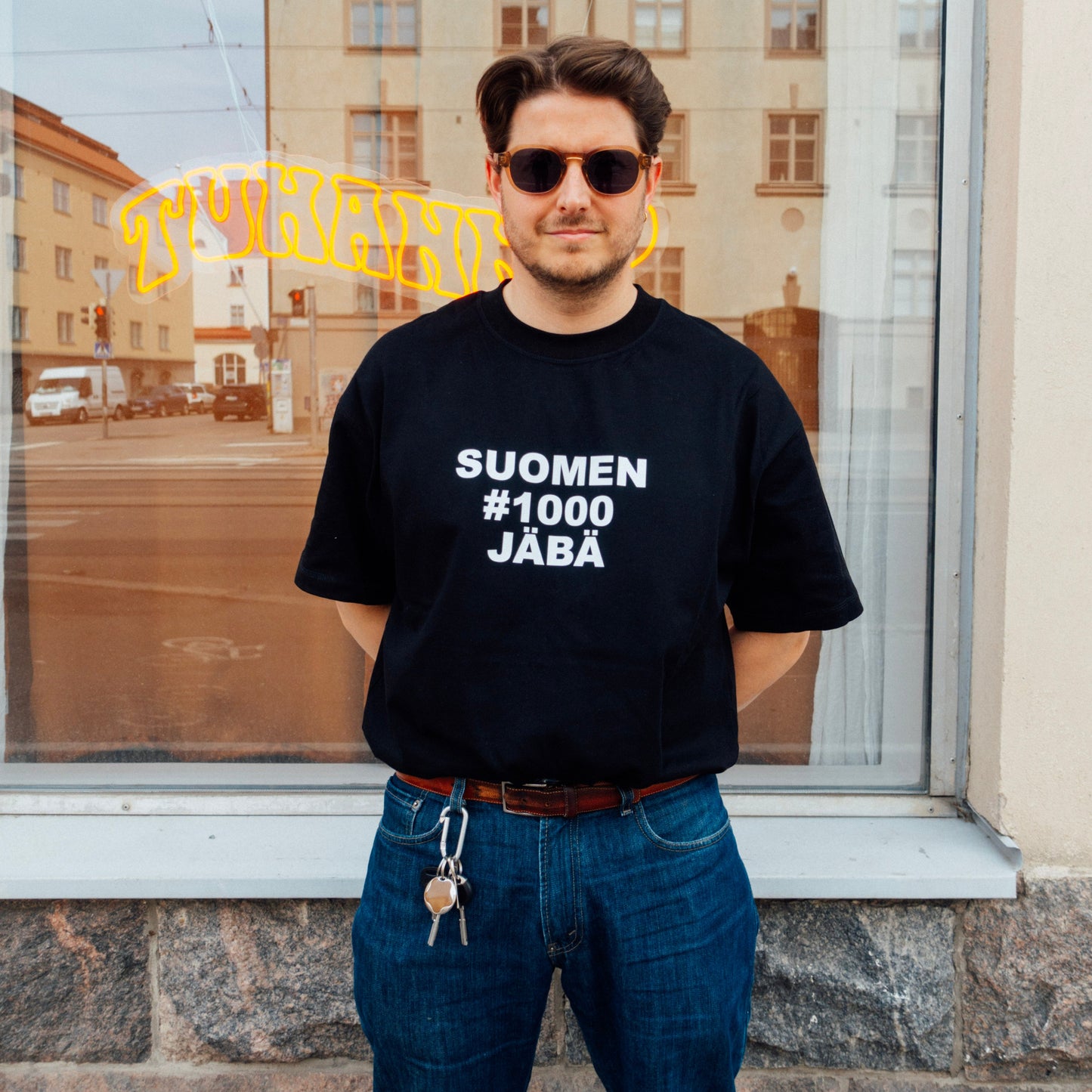 "SUOMEN #1000 JÄBÄ" t-paita - Musta